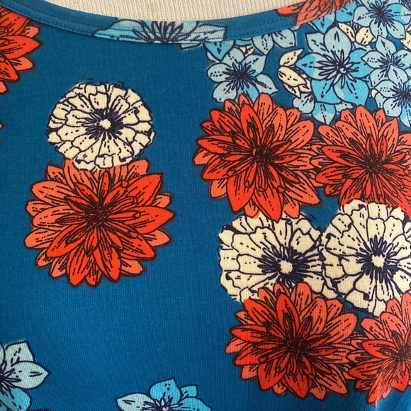 🎈Sale🎈NWT LuLaRoe Irma Floral Top - Picture 2 of 7